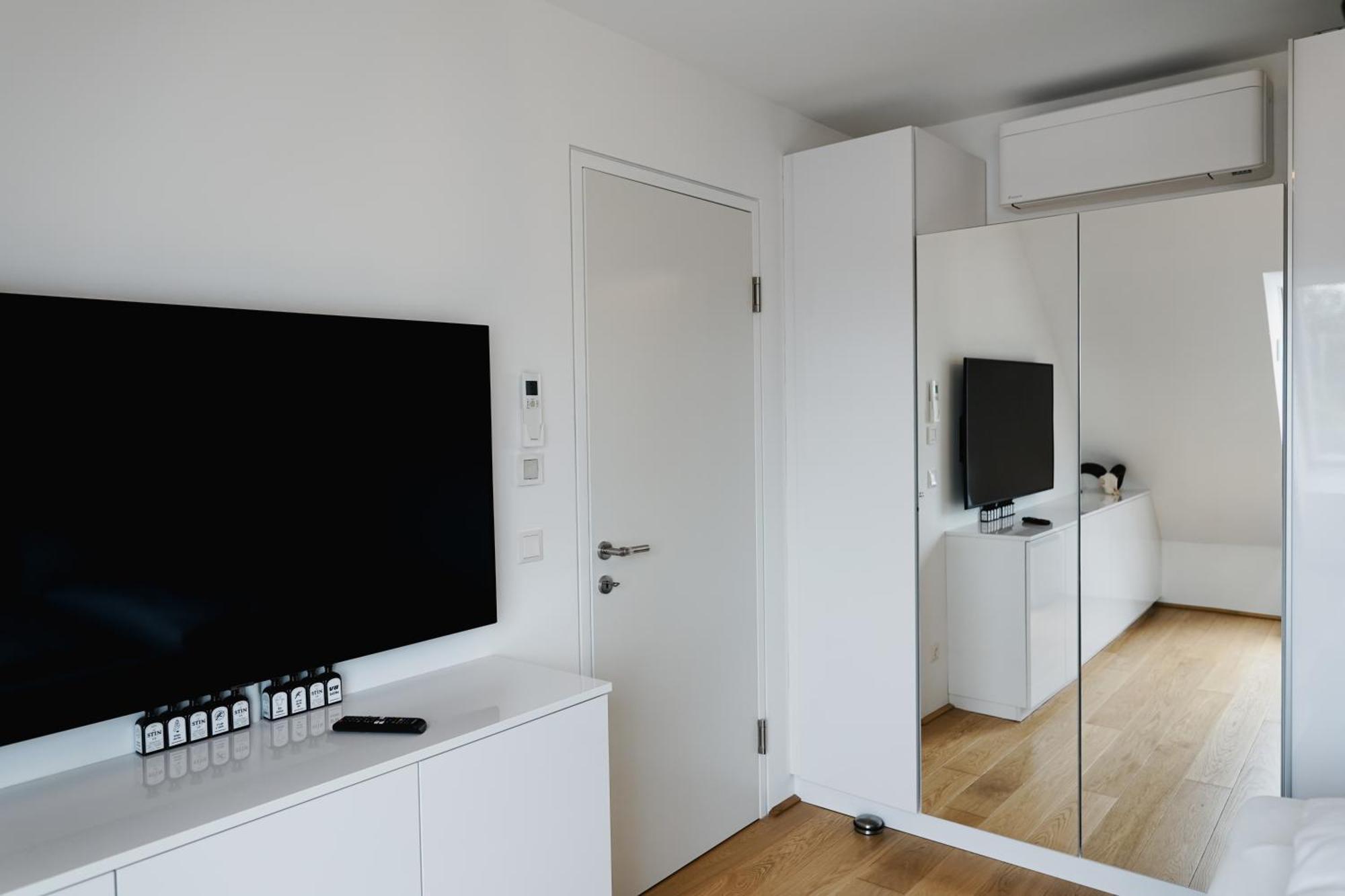 Modern Stylish Design With Free Parking Emily Apartament